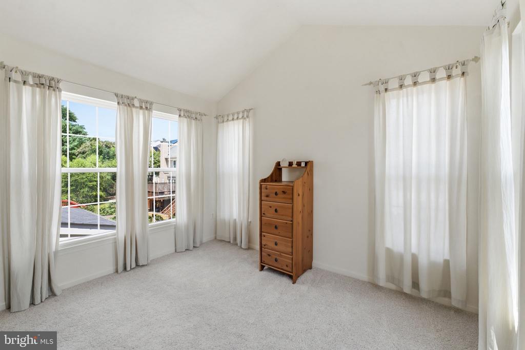 20628 GLENMERE SQUARE