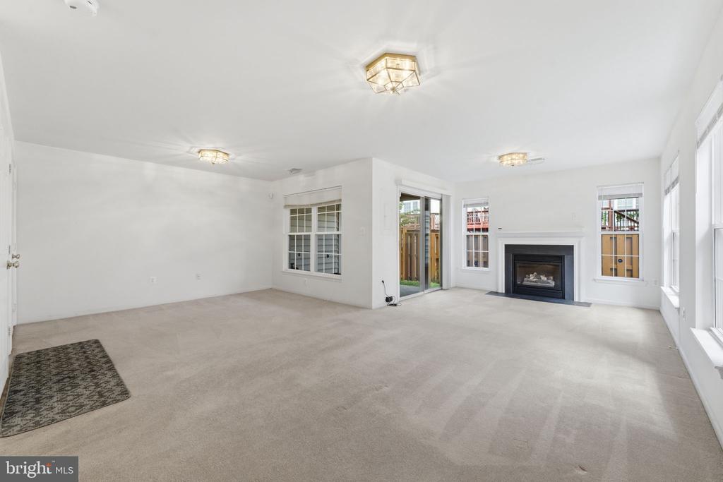 20628 GLENMERE SQUARE