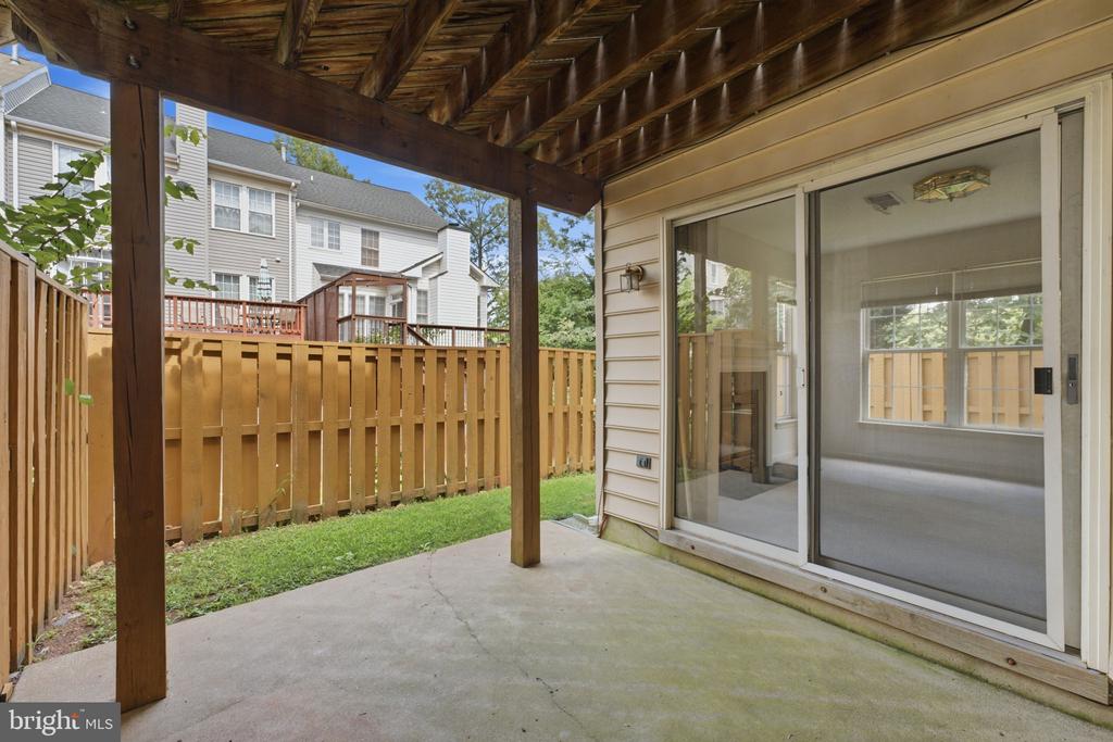 20628 GLENMERE SQUARE