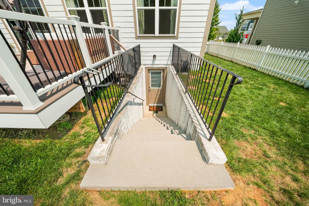 803 STEPHAN MACE COURT