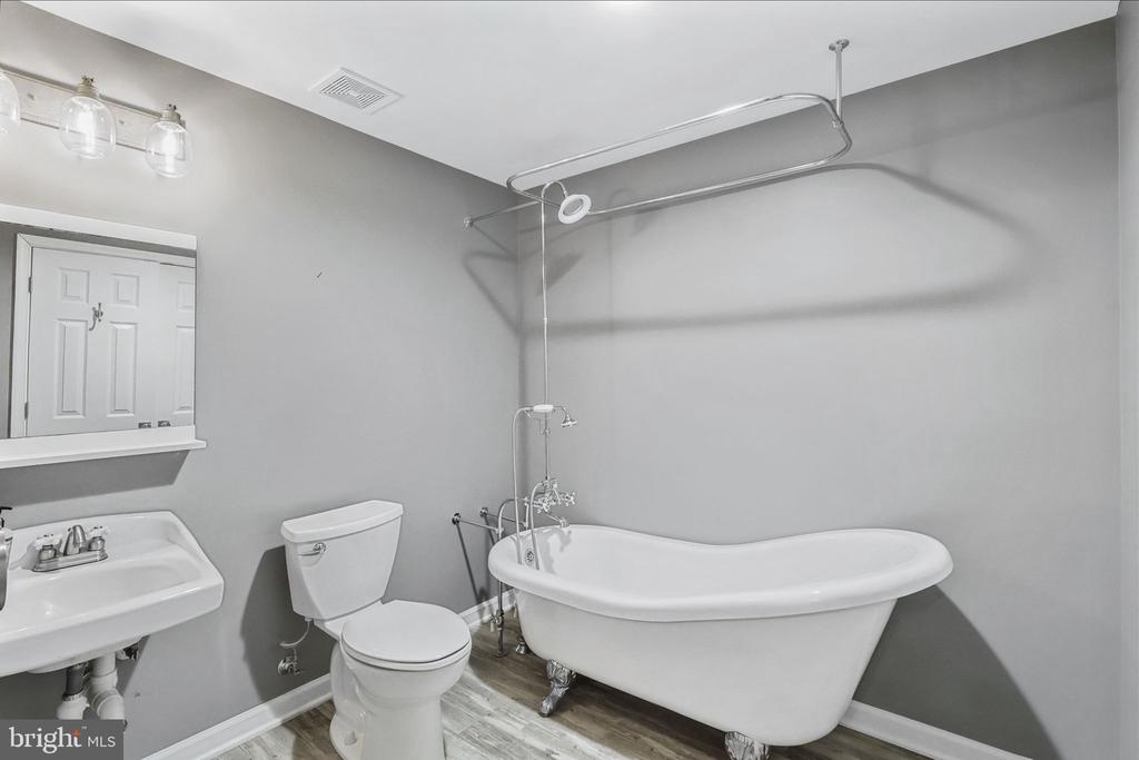 17303 BIGHORN COURT