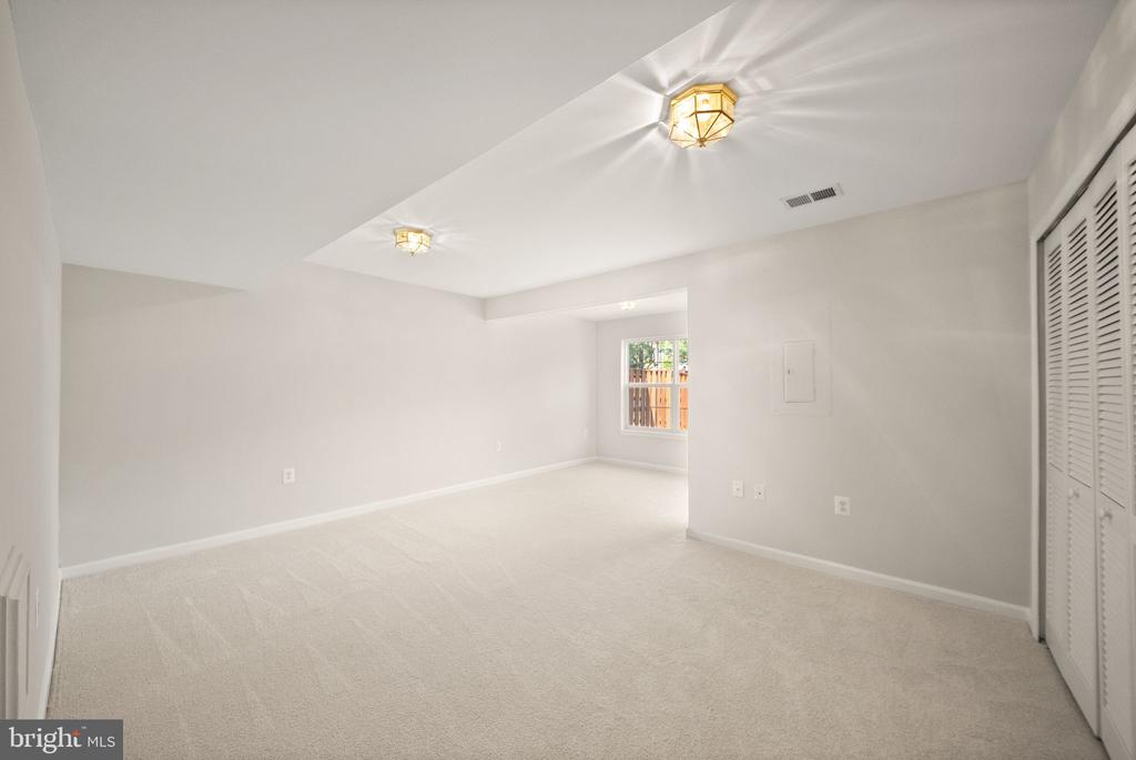 510 SPARKLEBERRY TERRACE NE