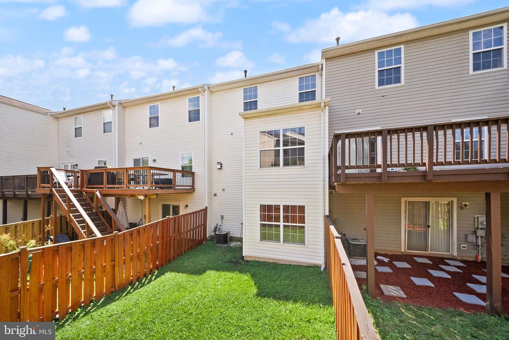 510 SPARKLEBERRY TERRACE NE