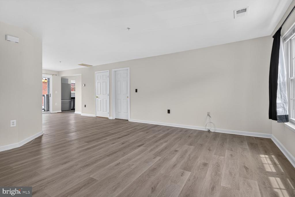 655 CONSTELLATION SQUARE SE B