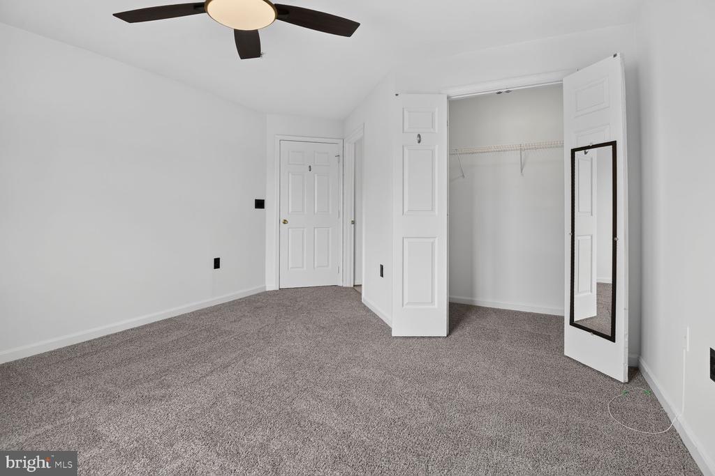 655 CONSTELLATION SQUARE SE B