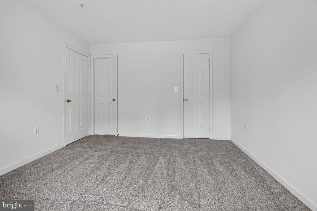 655 CONSTELLATION SQUARE SE B