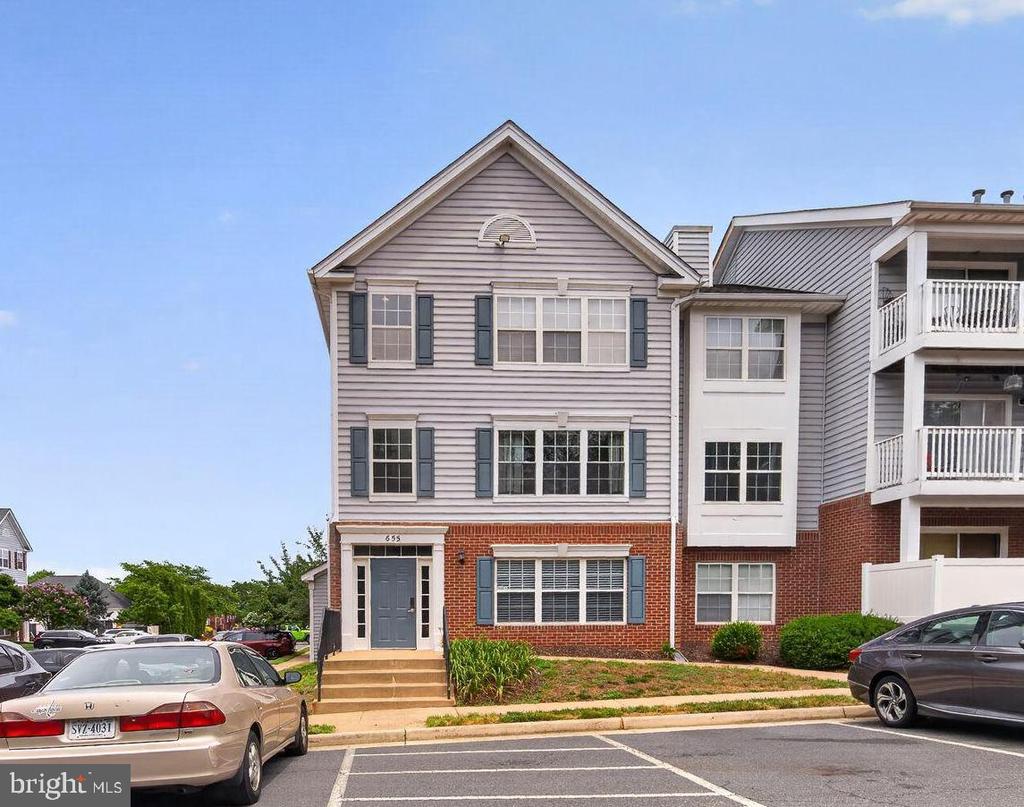655 CONSTELLATION SQUARE SE B