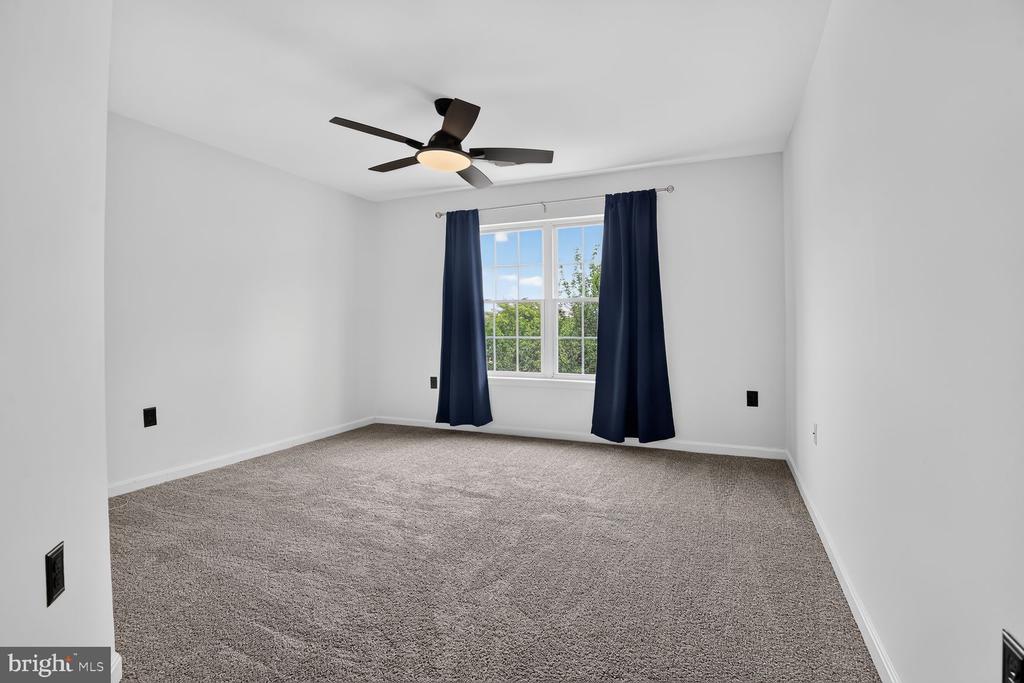 655 CONSTELLATION SQUARE SE B