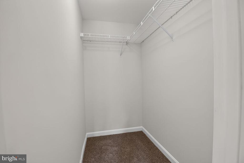 655 CONSTELLATION SQUARE SE B