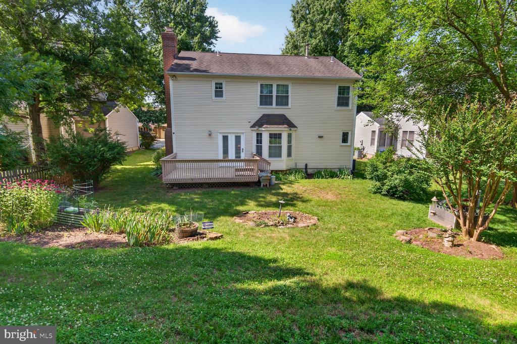 1206 FEATHERSTONE LANE NE