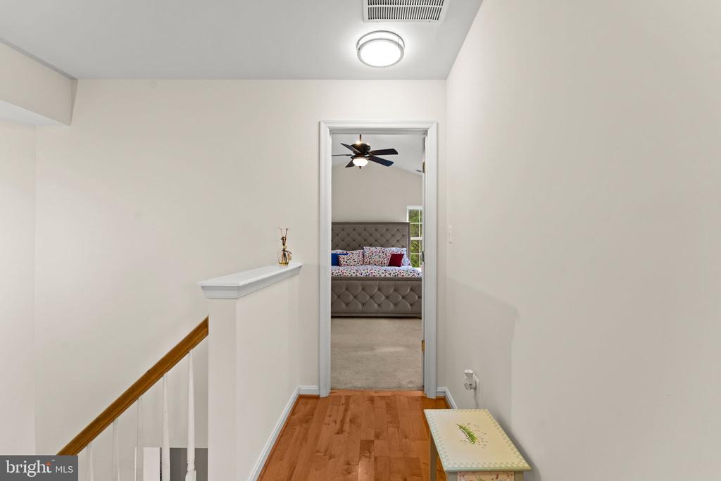 18240 OAK LAKE COURT