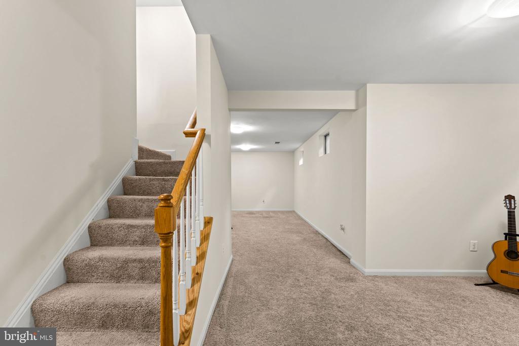 18240 OAK LAKE COURT