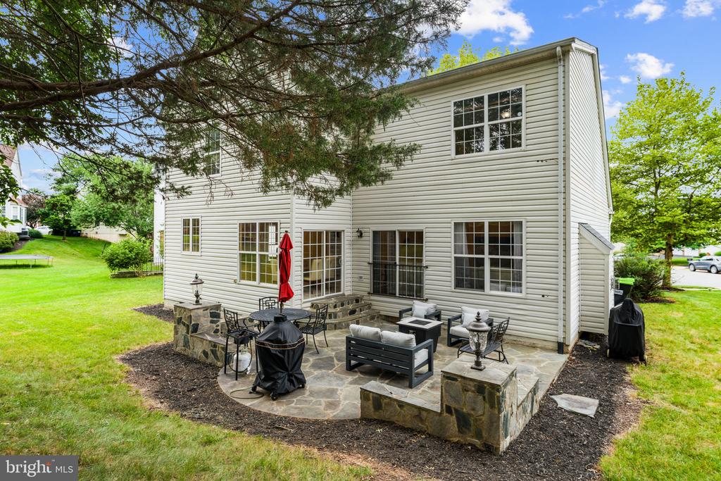 18240 OAK LAKE COURT