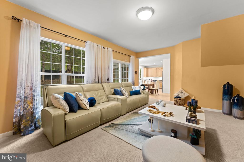 18240 OAK LAKE COURT