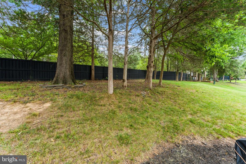 18240 OAK LAKE COURT