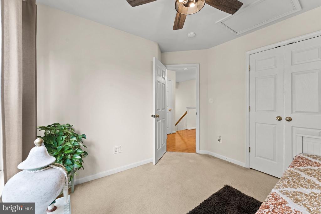 18240 OAK LAKE COURT