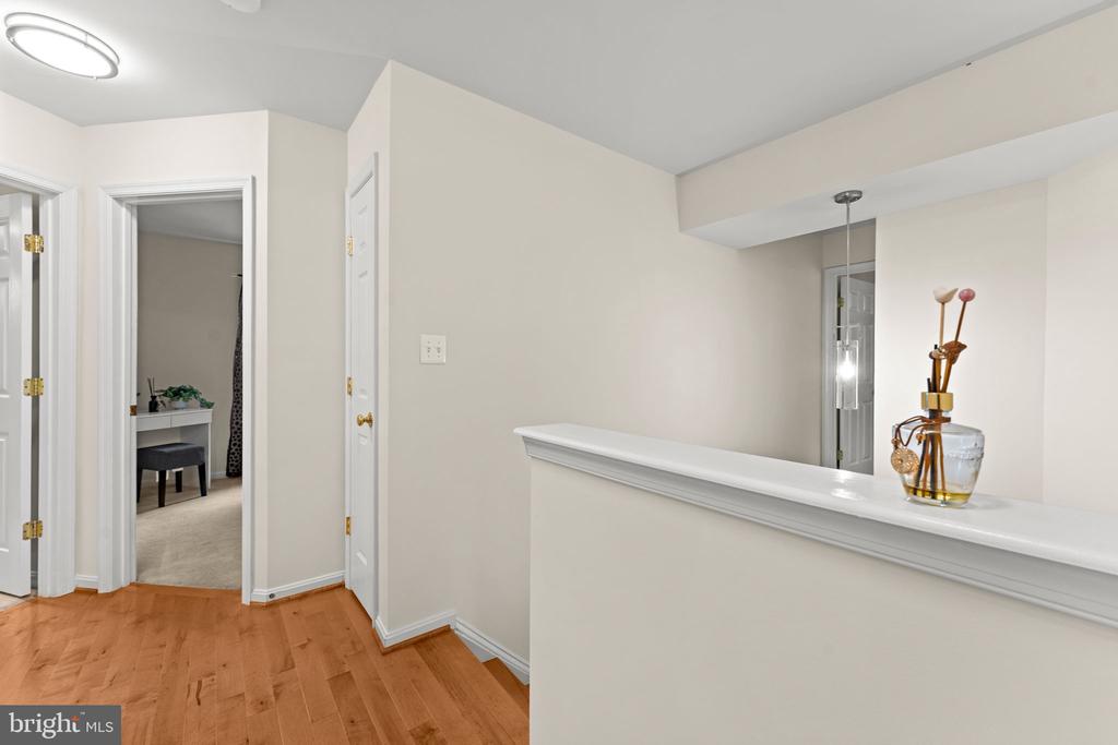 18240 OAK LAKE COURT