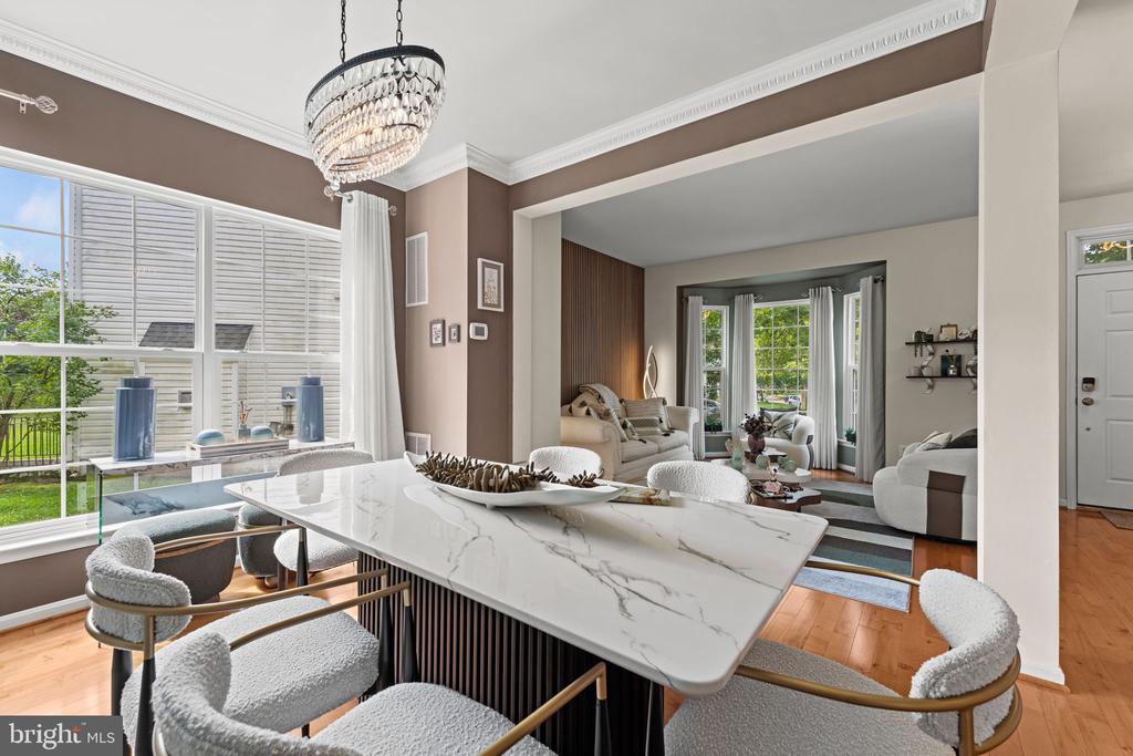 18240 OAK LAKE COURT