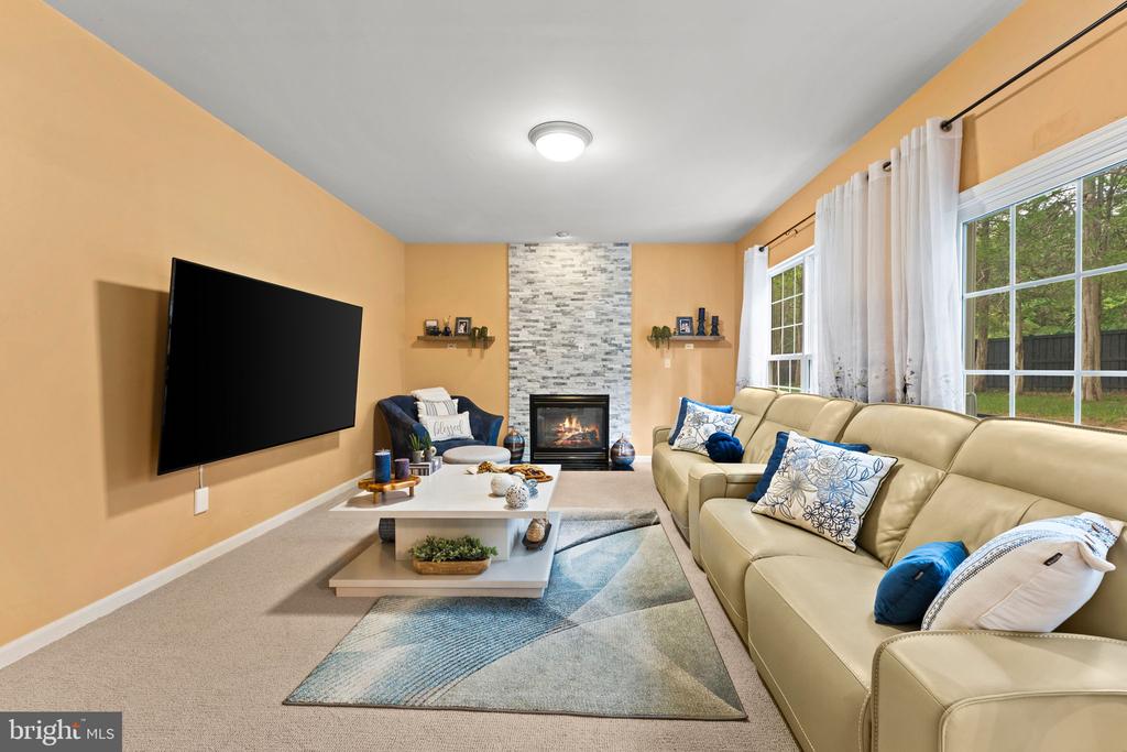 18240 OAK LAKE COURT