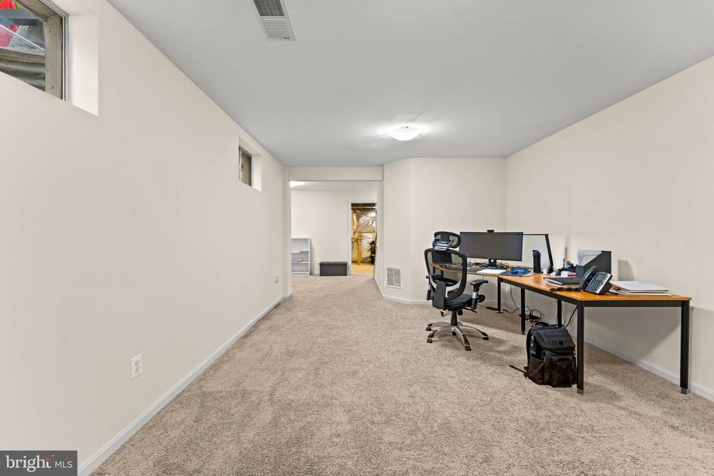 18240 OAK LAKE COURT