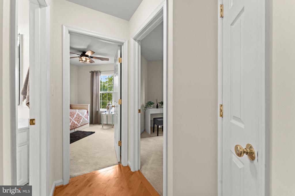 18240 OAK LAKE COURT