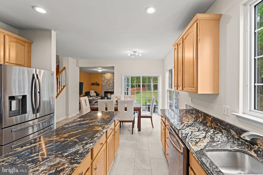 18240 OAK LAKE COURT