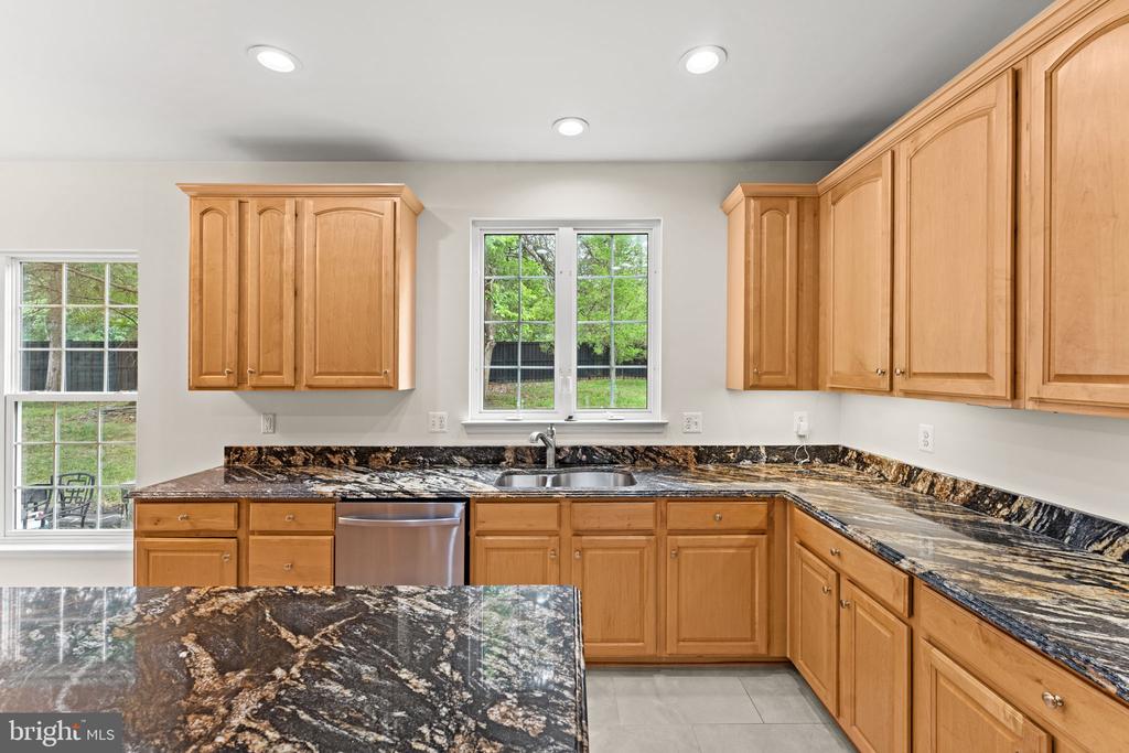 18240 OAK LAKE COURT