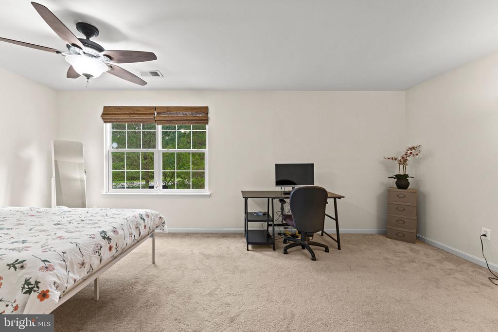 18240 OAK LAKE COURT