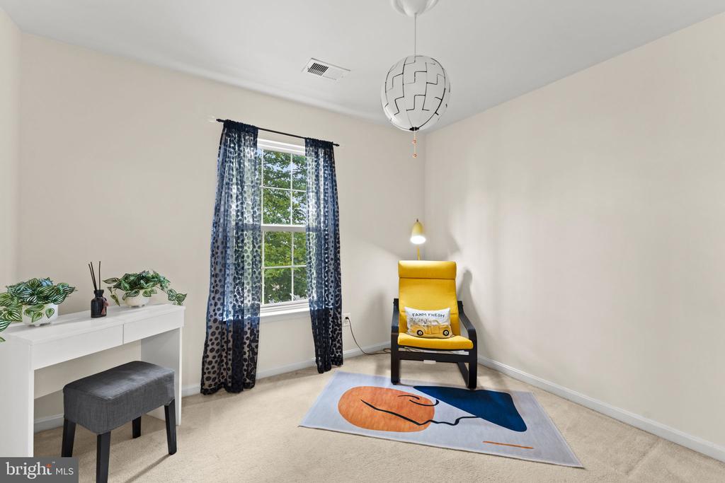 18240 OAK LAKE COURT