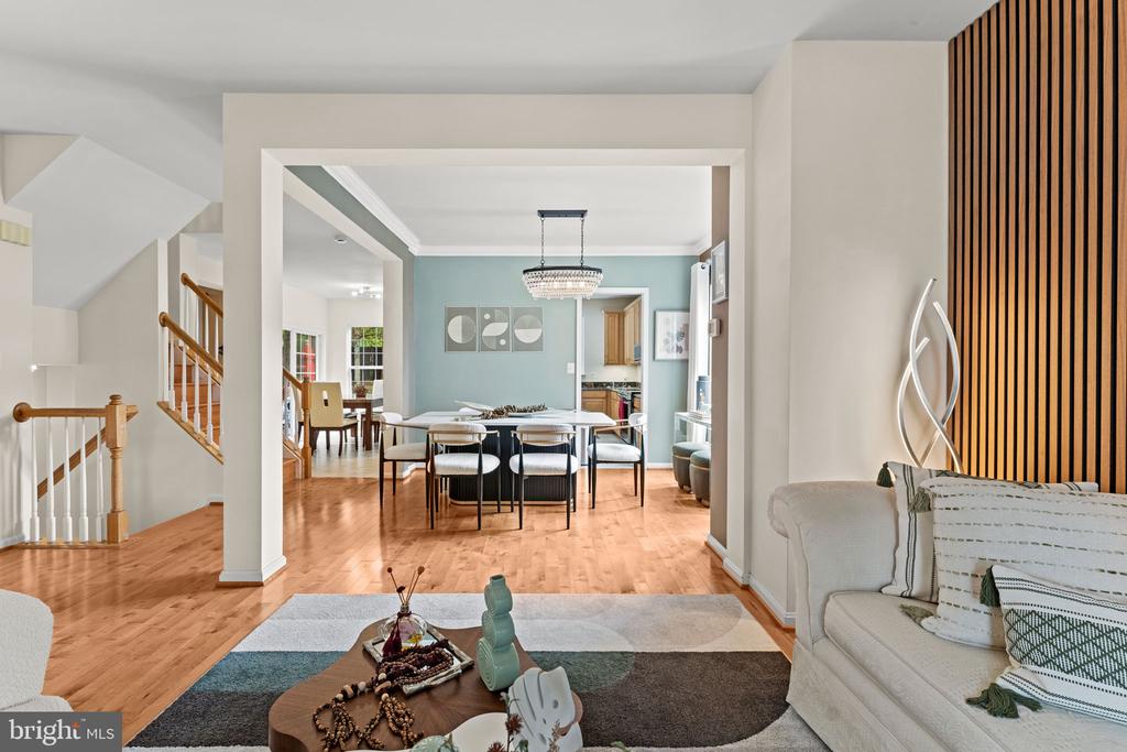 18240 OAK LAKE COURT