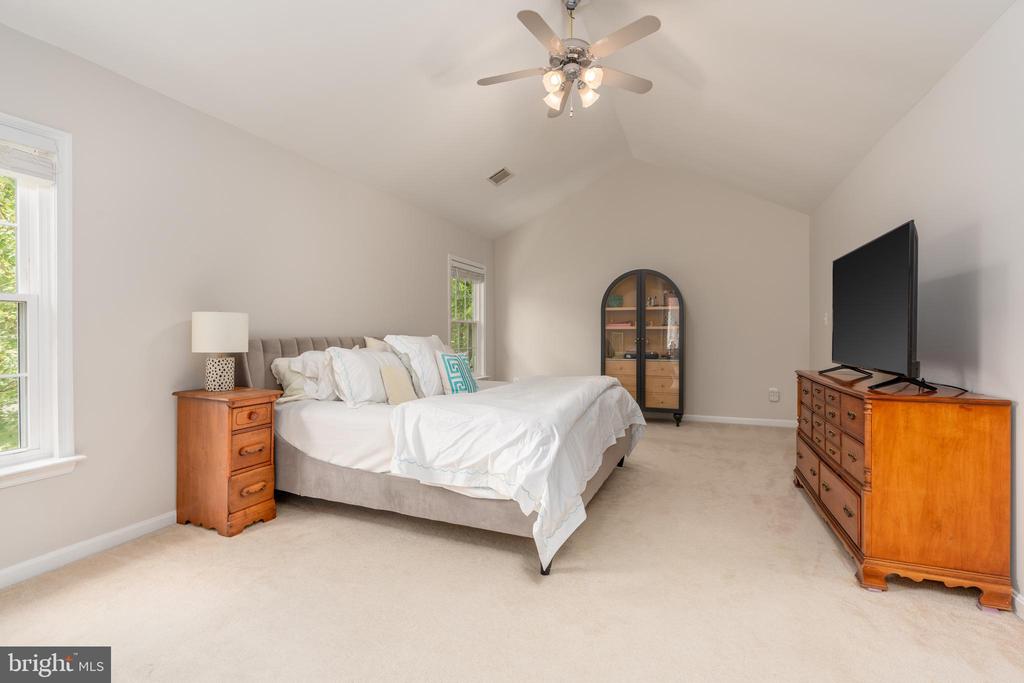 47543 RIPPLING DRIVE