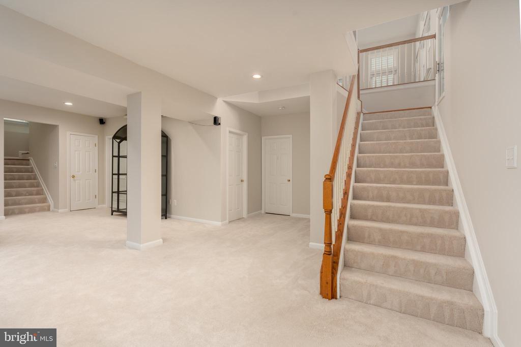 47543 RIPPLING DRIVE