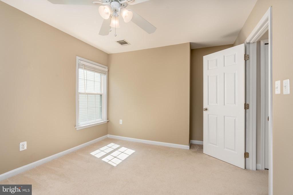 47543 RIPPLING DRIVE