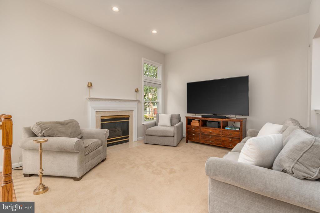 47543 RIPPLING DRIVE
