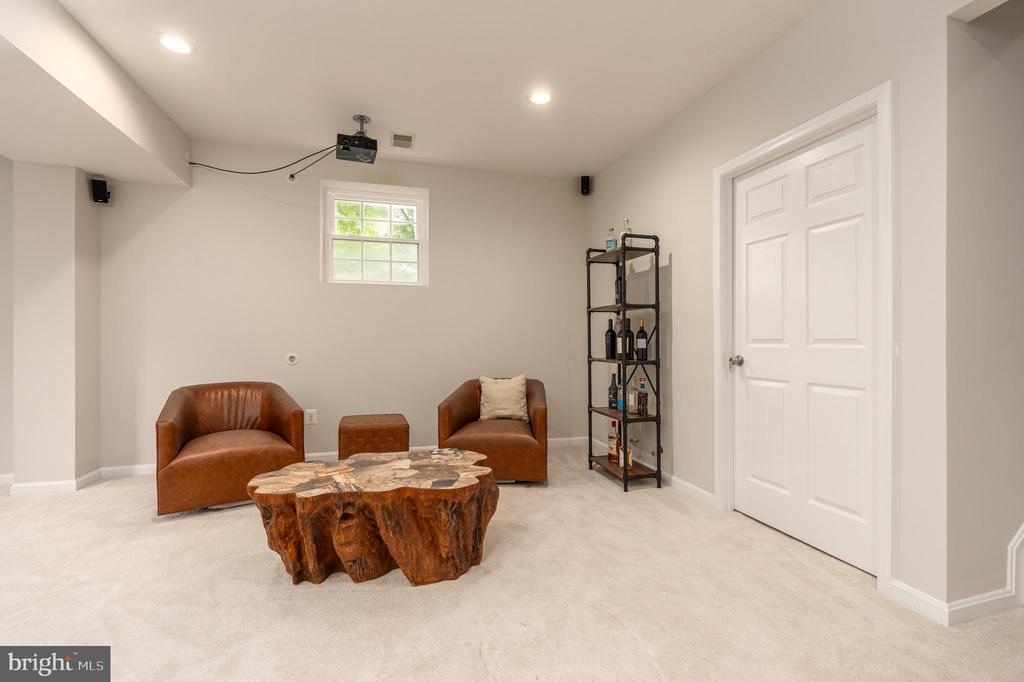 47543 RIPPLING DRIVE