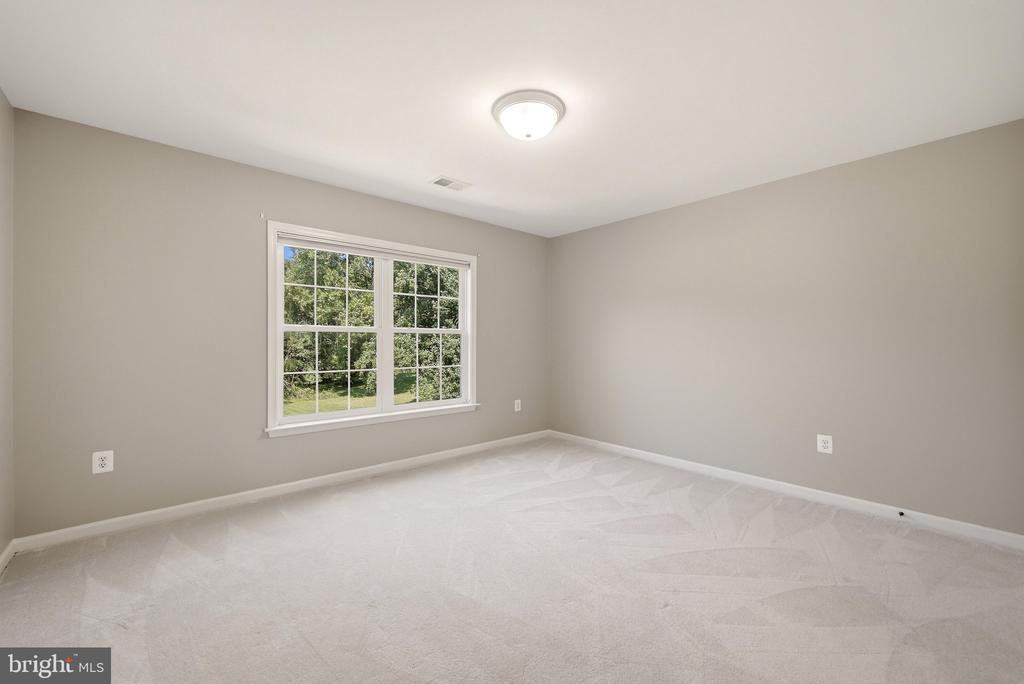 42012 GLYNN TARRA PLACE