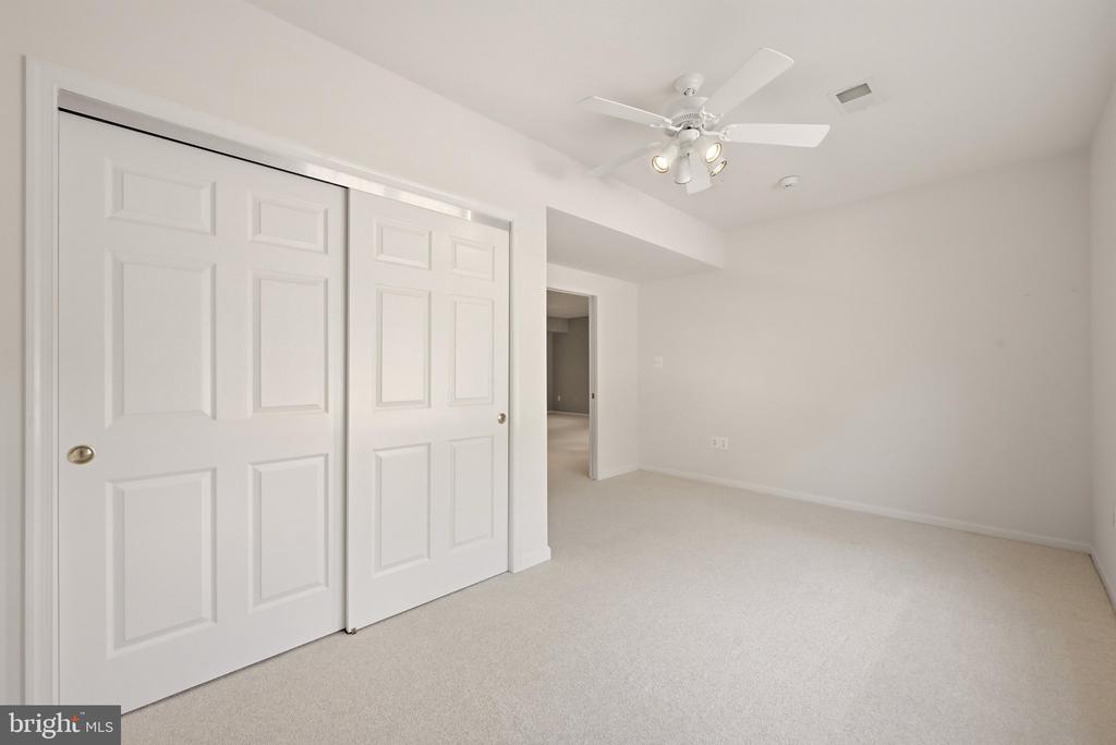 42012 GLYNN TARRA PLACE