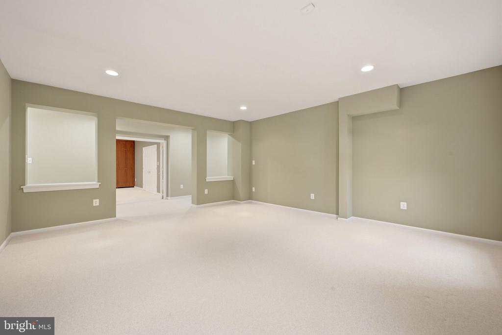 42012 GLYNN TARRA PLACE