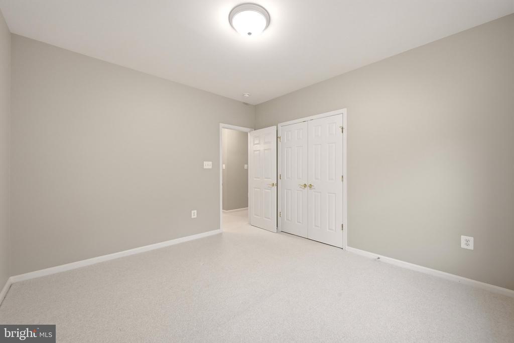 42012 GLYNN TARRA PLACE