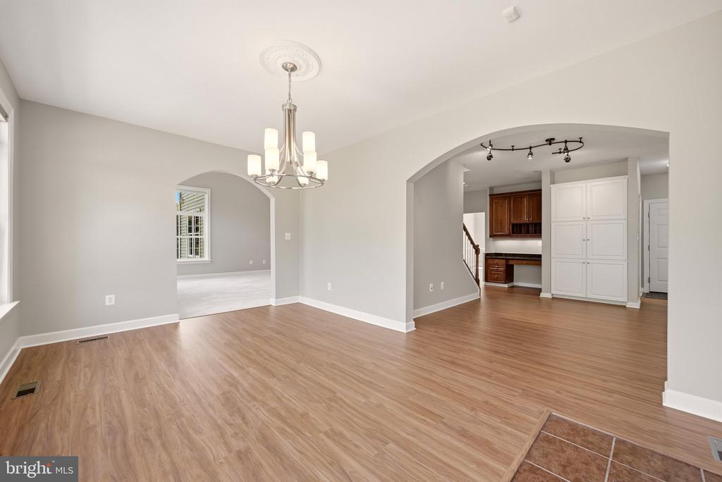 42012 GLYNN TARRA PLACE