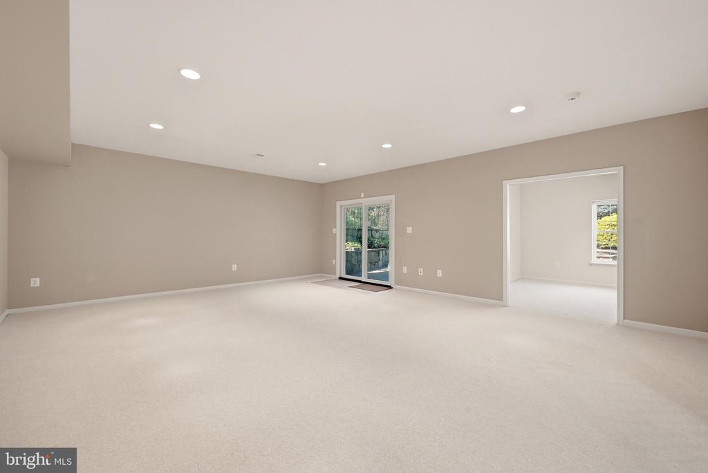 42012 GLYNN TARRA PLACE
