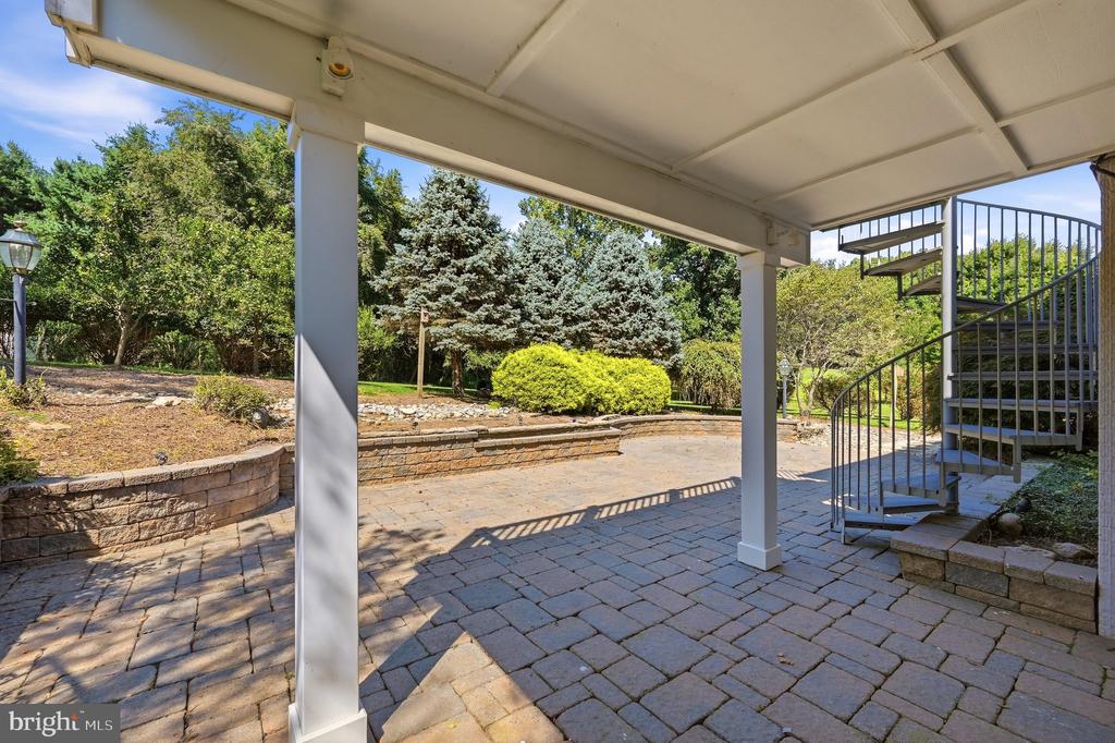 42012 GLYNN TARRA PLACE