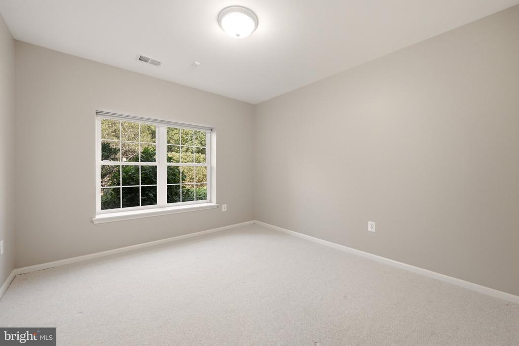 42012 GLYNN TARRA PLACE
