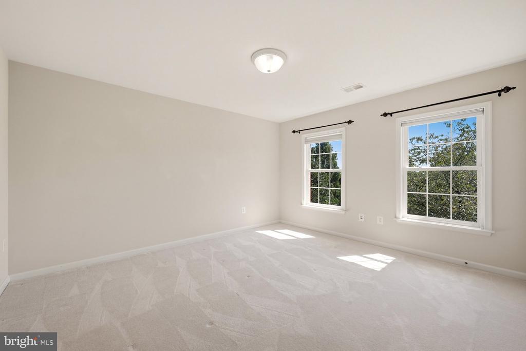 42012 GLYNN TARRA PLACE