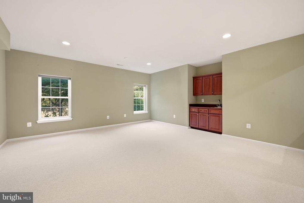42012 GLYNN TARRA PLACE