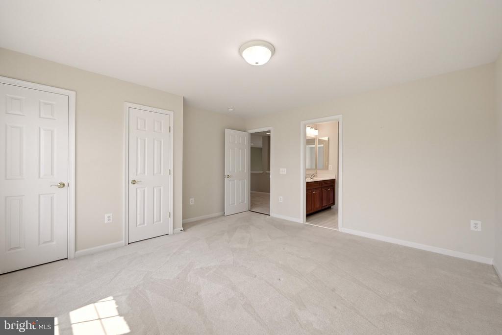 42012 GLYNN TARRA PLACE