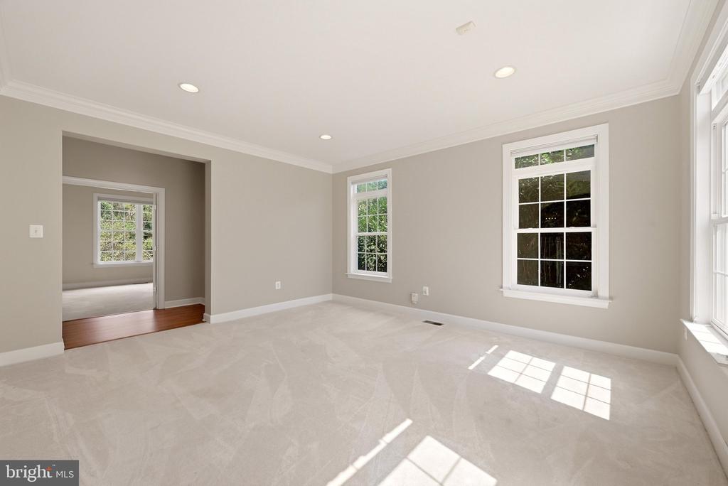 42012 GLYNN TARRA PLACE