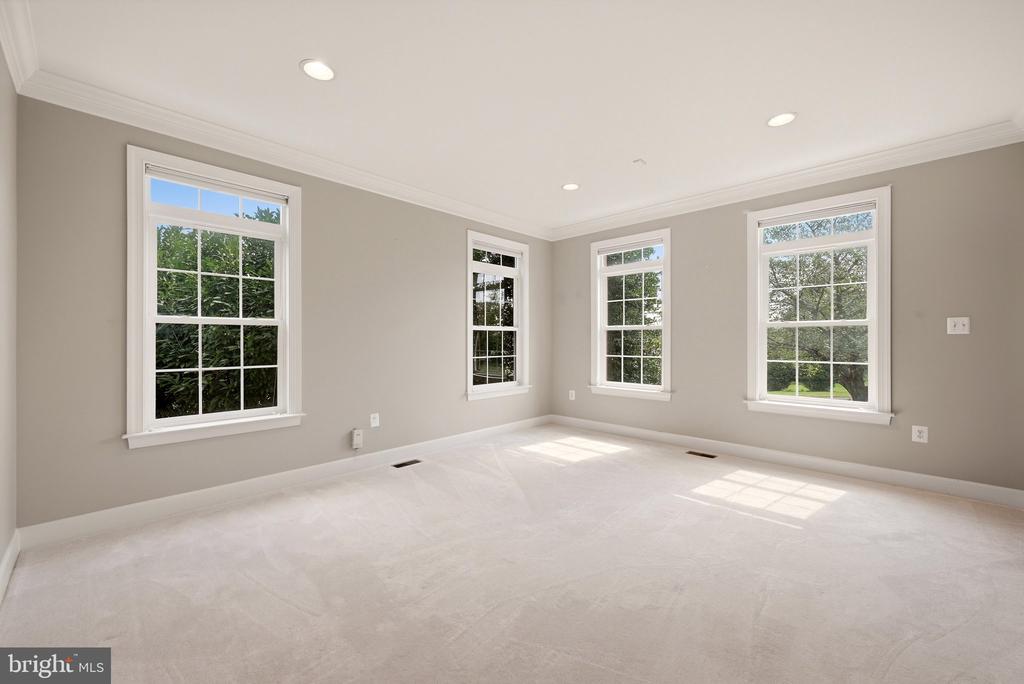 42012 GLYNN TARRA PLACE