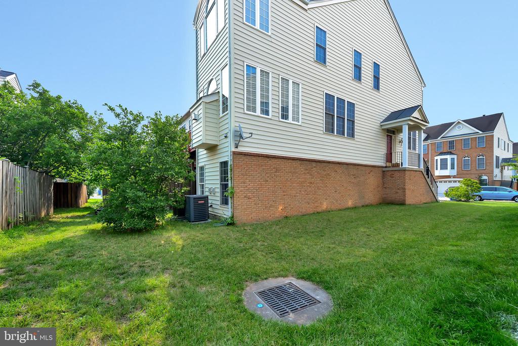 42704 SANDMAN TERRACE