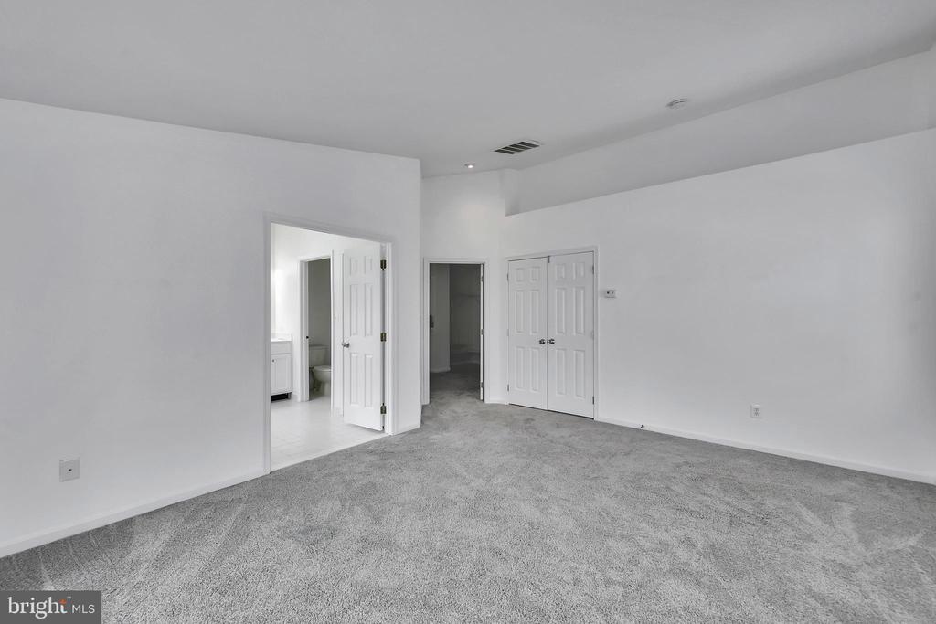42704 SANDMAN TERRACE